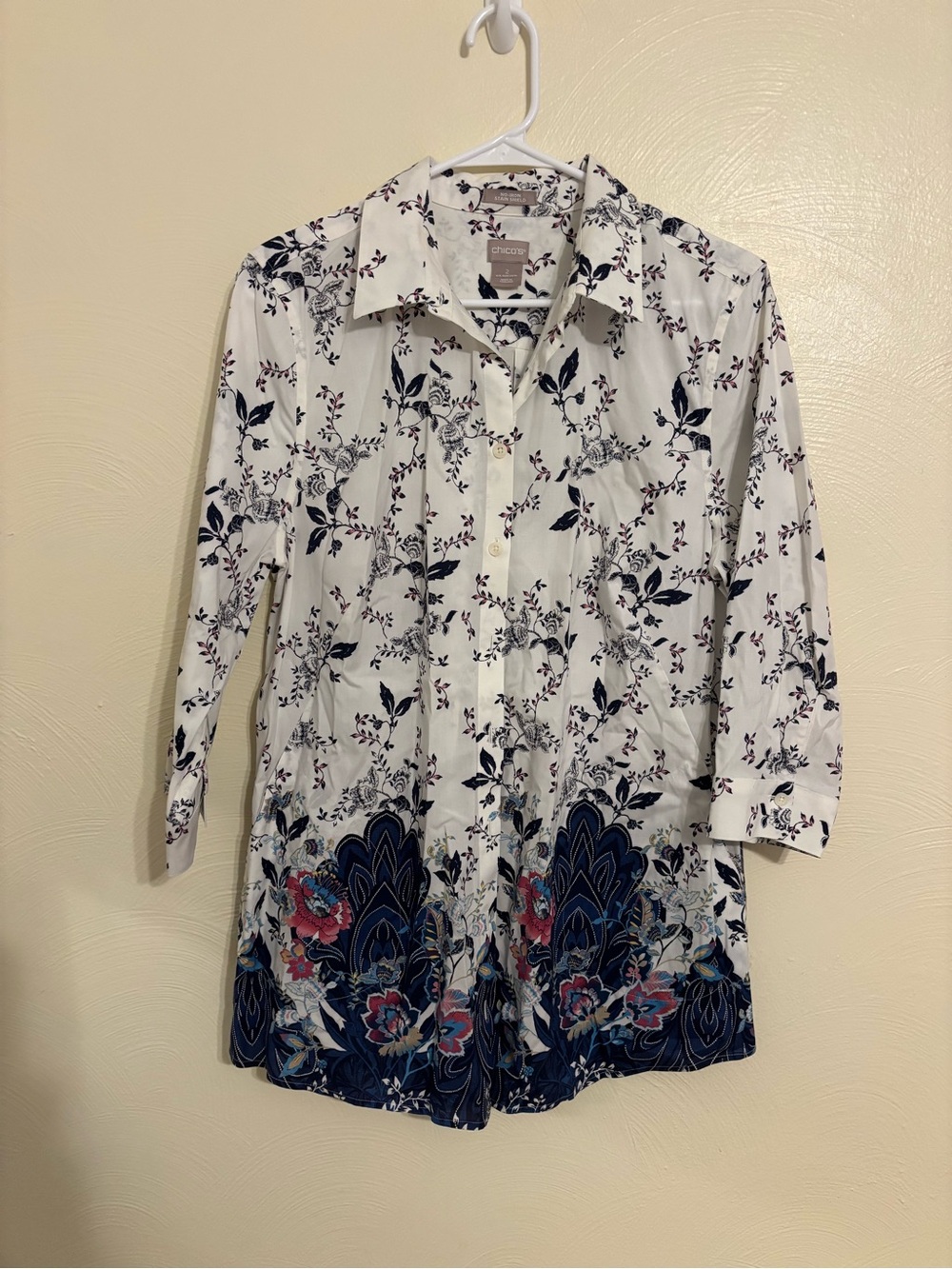 Chico’s No-Iron Stain Shield Floral Button Front Shirt Size 2 12/14